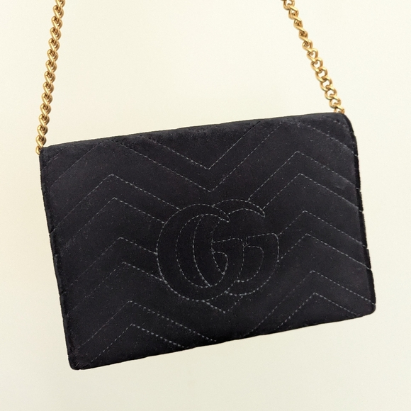 Black Gucci Marmont Velvet Crossbody Bag - Picture 3 of 15